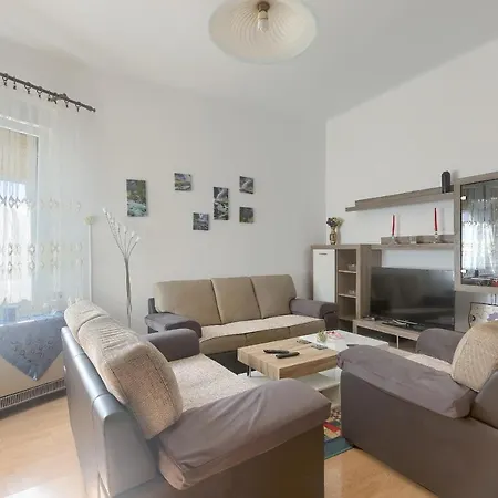 Apartman Aida *