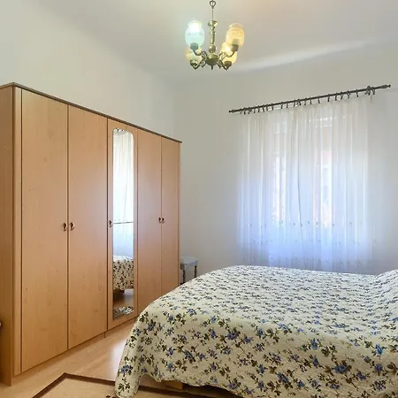 Apartment Aida
